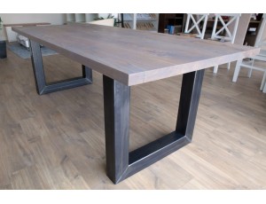 Eettafel 'Fitch'