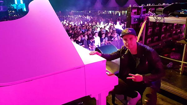 Vleugelombouw digitale piano